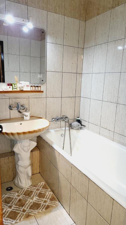Two Bedroom Aparthotel With Garden View Bucarest Exterior foto