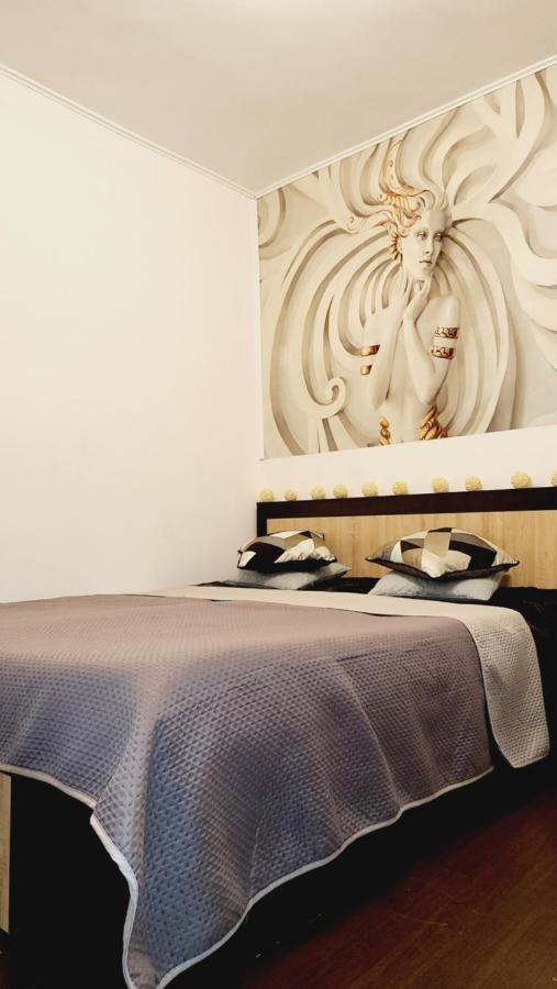 Two Bedroom Aparthotel With Garden View Bucarest Exterior foto